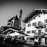 Апартаменти Mantinger 2 - Edle Im Herzen Kitzbuehels *